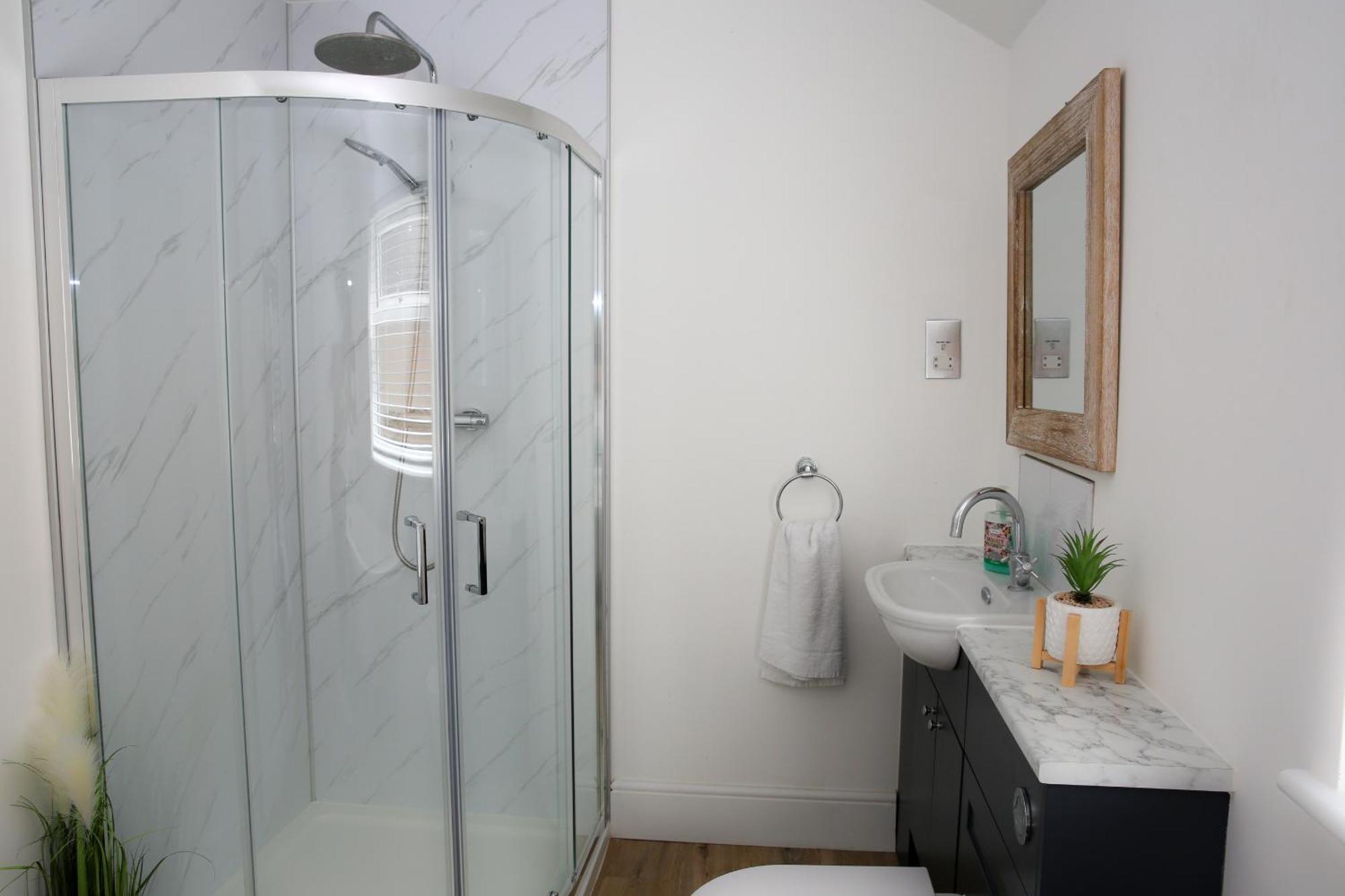 לואסטופט Fully Refurbished Property-March 22-Next To Beach מראה חיצוני תמונה